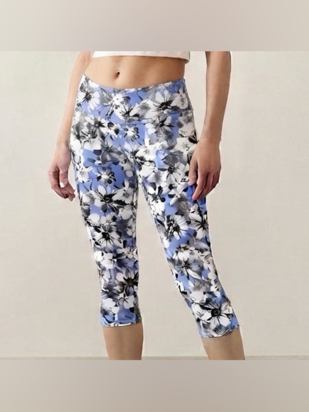 Joe Fresh Active Floral Print Capri Leggings Womens Size M